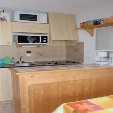 Chatel : 2 Pieces Avec Balcon Et Parking - Fr-1-198-119 Châtel