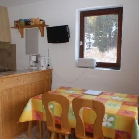 Apartment Le Perce-neige 9 *